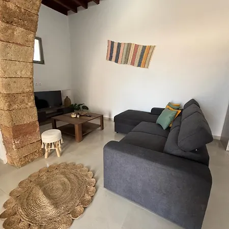 Bougainvillea Apartment